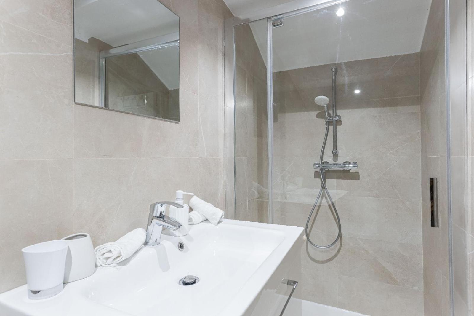 Appartement Duplex Jaures - 2 Chambres, Centre, Clim, 15mn Du Palais&plage *